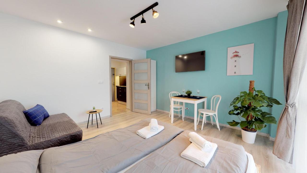 Studio Steps From Nivy & Main Bus Station Pressburg Exterior foto